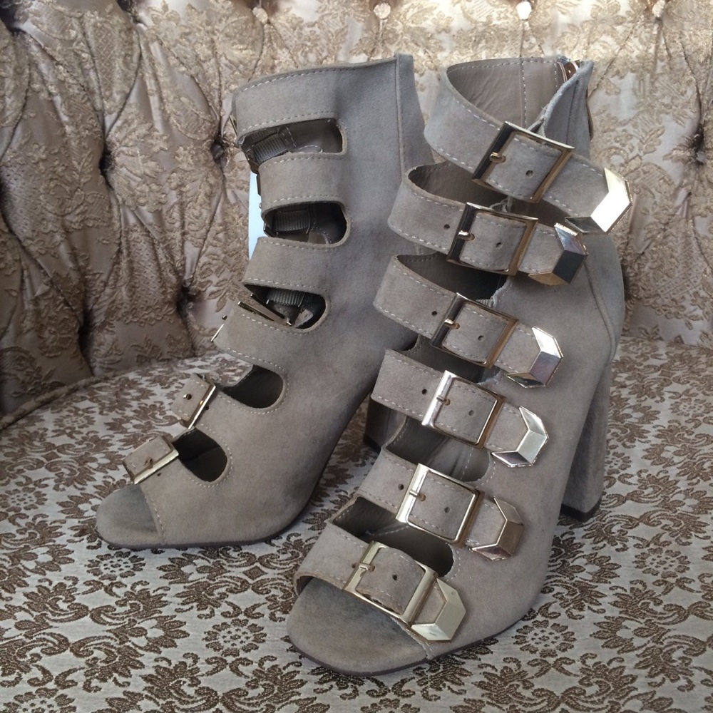 Cape Robbin heels size 6
